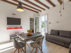 Posedenie v ubytovaní Holiday Home Villa Miró by Interhome