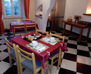 Fotografie z fotogalerie ubytování Hôtel Les Remparts v destinaci Nozeroy