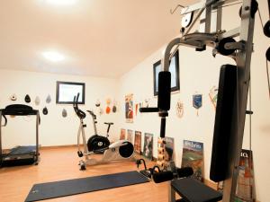 Gimnàs o zona de fitness de Apartment Villastrada-2 by Interhome