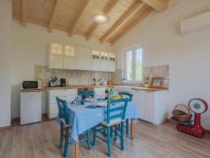 A kitchen or kitchenette at Holiday Home Casina del Sole by Interhome