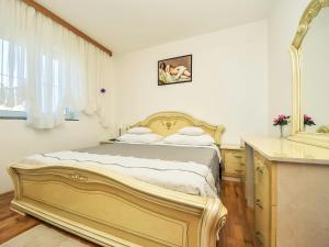 Postel nebo postele na pokoji v ubytování Holiday Home Franka by Interhome