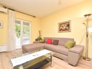 Posezení v ubytování Holiday Home Ana by Interhome