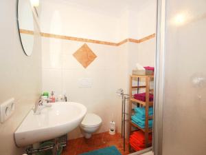 Koupelna v ubytování Apartment Anita-4 by Interhome