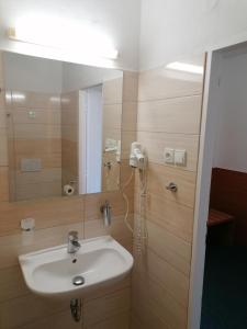 Koupelna v ubytování Hotel Morava