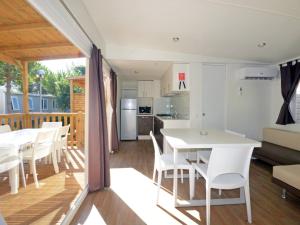 Zdjęcie z galerii obiektu Holiday Home Maestrale by Interhome w mieście Marina di Bibbona