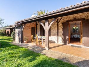 Zahrada ubytování Holiday Home Poste by Interhome