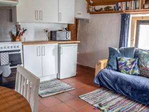 Una cocina o zona de cocina en Holiday Home Tigh Phoil by Interhome