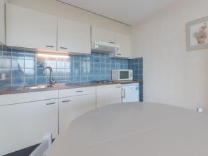 Kuchyň nebo kuchyňský kout v ubytování Studio Studio 806 by Interhome
