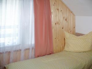 En eller flere senge i et værelse på Holiday Home Kopacsi by Interhome