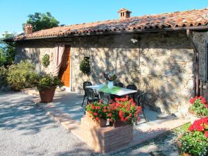 A garden outside Holiday Home Le Bore - CNG122 by Interhome
