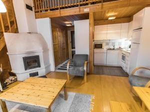 Køkken eller tekøkken på Holiday Home Tunturinvieri l1 by Interhome