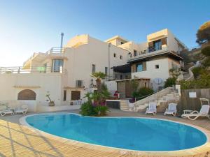 Πισίνα στο ή κοντά στο Studio La Rosa-5 by Interhome
