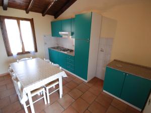 Kjøkken eller kjøkkenkrok på Apartment Is Murtas-4 by Interhome