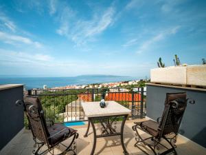 En balkon eller terrasse på Holiday Home Belvedere by Interhome