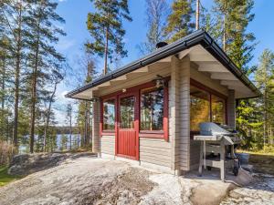 KokkosenlahtiにあるHoliday Home Aaltola by Interhomeの小屋