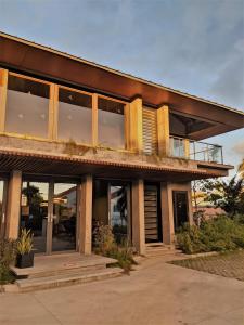 Gedung tempat hotel berlokasi