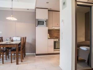 Kuchyň nebo kuchyňský kout v ubytování Holiday Home Yllästar 3 as 508 by Interhome