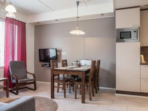 Kuchyň nebo kuchyňský kout v ubytování Holiday Home Yllästar 3 as 508 by Interhome