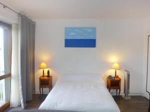 Кровать или кровати в номере Apartment Clos St Martin-5 by Interhome