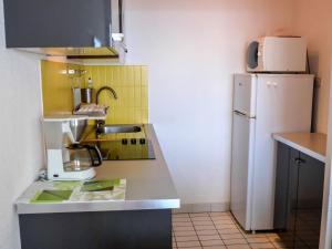 Majoituspaikan Apartment Poséidon by Interhome keittiö tai keittotila