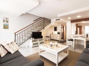 Χώρος καθιστικού στο Holiday Home Reserva de Alvarito by Interhome