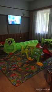 Μια τηλεόραση ή/και κέντρο ψυχαγωγίας στο Svájci Lak Panzió