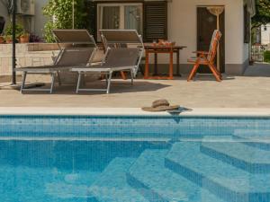 Bazén v ubytování Holiday Home Villa Anita by Interhome nebo v jeho okolí