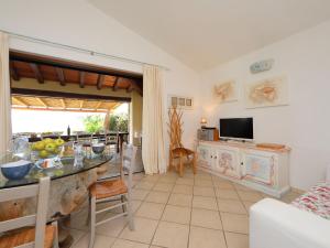 Afbeelding uit fotogalerij van Holiday Home Iris by Interhome in Marinella