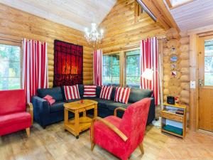 Posezení v ubytování Holiday Home Purnuranta a by Interhome