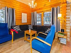 Χώρος καθιστικού στο Holiday Home Purnuranta b by Interhome