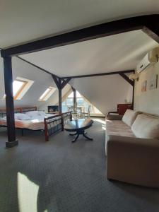 Giường trong phòng chung tại Villa Rafa +71 ảnh