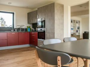 Kuchyň nebo kuchyňský kout v ubytování Holiday Home Taigh Uilleim by Interhome