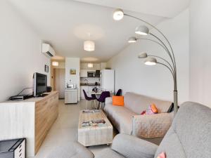 Η κουζίνα ή μικρή κουζίνα στο Apartment Balnéa-2 by Interhome +18 φωτογραφίες