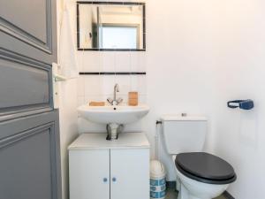 Um banheiro em Apartment Casa Itzuli-1 by Interhome