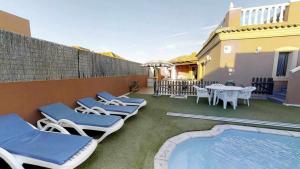 Bazén v ubytovaní Anju Villas Villas Vistas del Mar alebo v jeho blízkosti