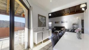 Kuchyňa alebo kuchynka v ubytovaní Anju Villas Villas Vistas del Mar