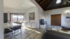 Kuchyňa alebo kuchynka v ubytovaní Anju Villas Villas Vistas del Mar