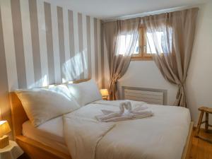Postel nebo postele na pokoji v ubytování Apartment Chesa Palüdin 5 - Celerina by Interhome