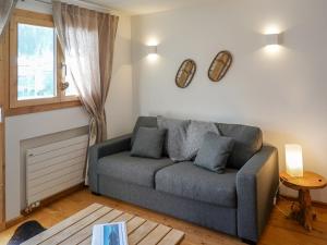 Posezení v ubytování Apartment Chesa Palüdin 5 - Celerina by Interhome