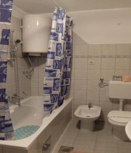 Koupelna v ubytování Apartments & Rooms Rendulić