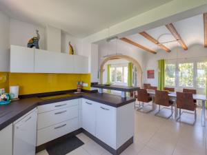 Kuchyň nebo kuchyňský kout v ubytování Villa Villa Bramble by Interhome