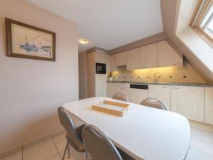 Kuchyň nebo kuchyňský kout v ubytování Apartment Meiboom 503 by Interhome