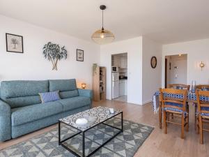 Posezení v ubytování Studio Les Trois Iles-7 by Interhome