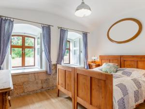 Postel nebo postele na pokoji v ubytování Holiday Home Dolní Olešnice by Interhome