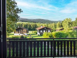 Aussicht vom Balkon eines Hauses in der Unterkunft Apartment Am Hohen Bogen-45 by Interhome in Arrach