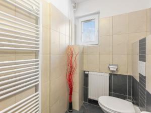 Koupelna v ubytování Holiday Home Desná v Jizerských horách by Interhome