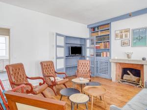 Et tv og/eller underholdning på Apartment Saint Vincent by Interhome