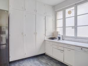 Køkken eller tekøkken på Apartment Saint Vincent by Interhome + 10 billeder