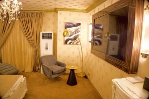 Ruang duduk di NO.1 HOTEL