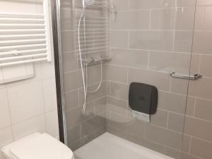 Koupelna v ubytování Apartment Alpes et Lac 28 by Interhome + 16 fotografií